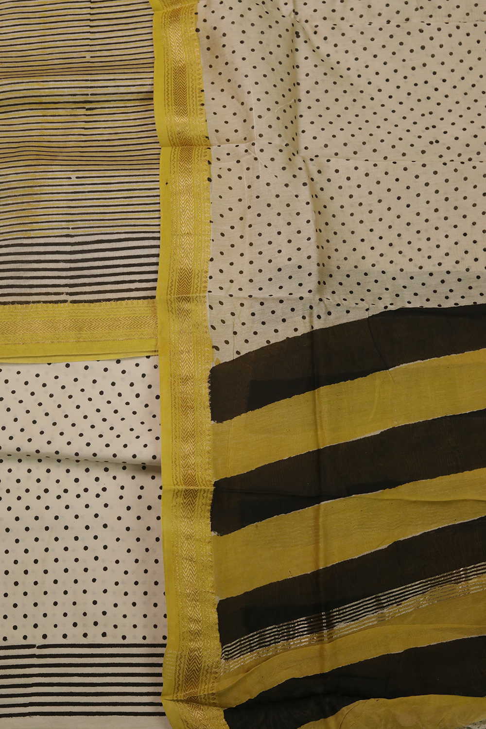 Stripes on Mild Yellow Maheshwari Silk Cotton Suit - Image 3