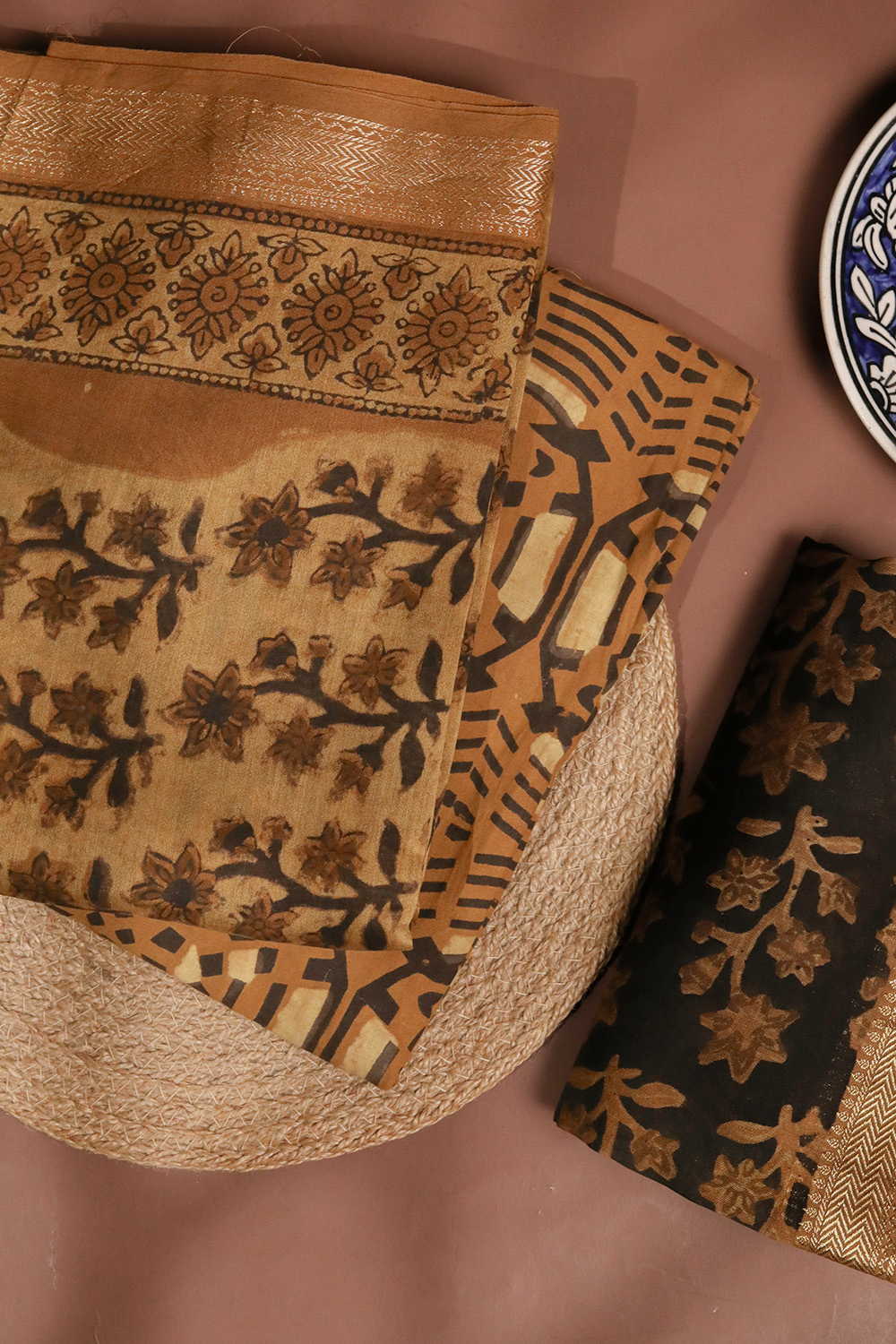 Florals on Shades of Yellow Maheshwari Silk Cotton Suit - Image 2