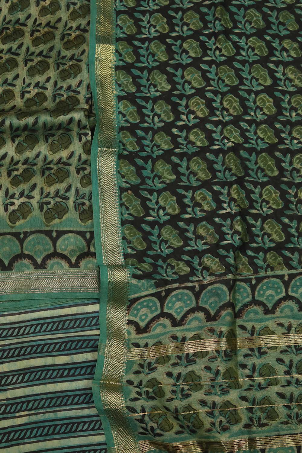 Faded Green Maheshwari Silk Cotton Suit - Image 3