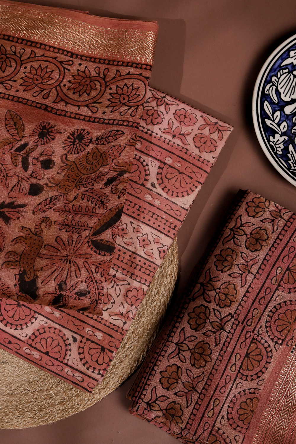Intricate Patterns Maheshwari Silk Cotton Suit - Image 2