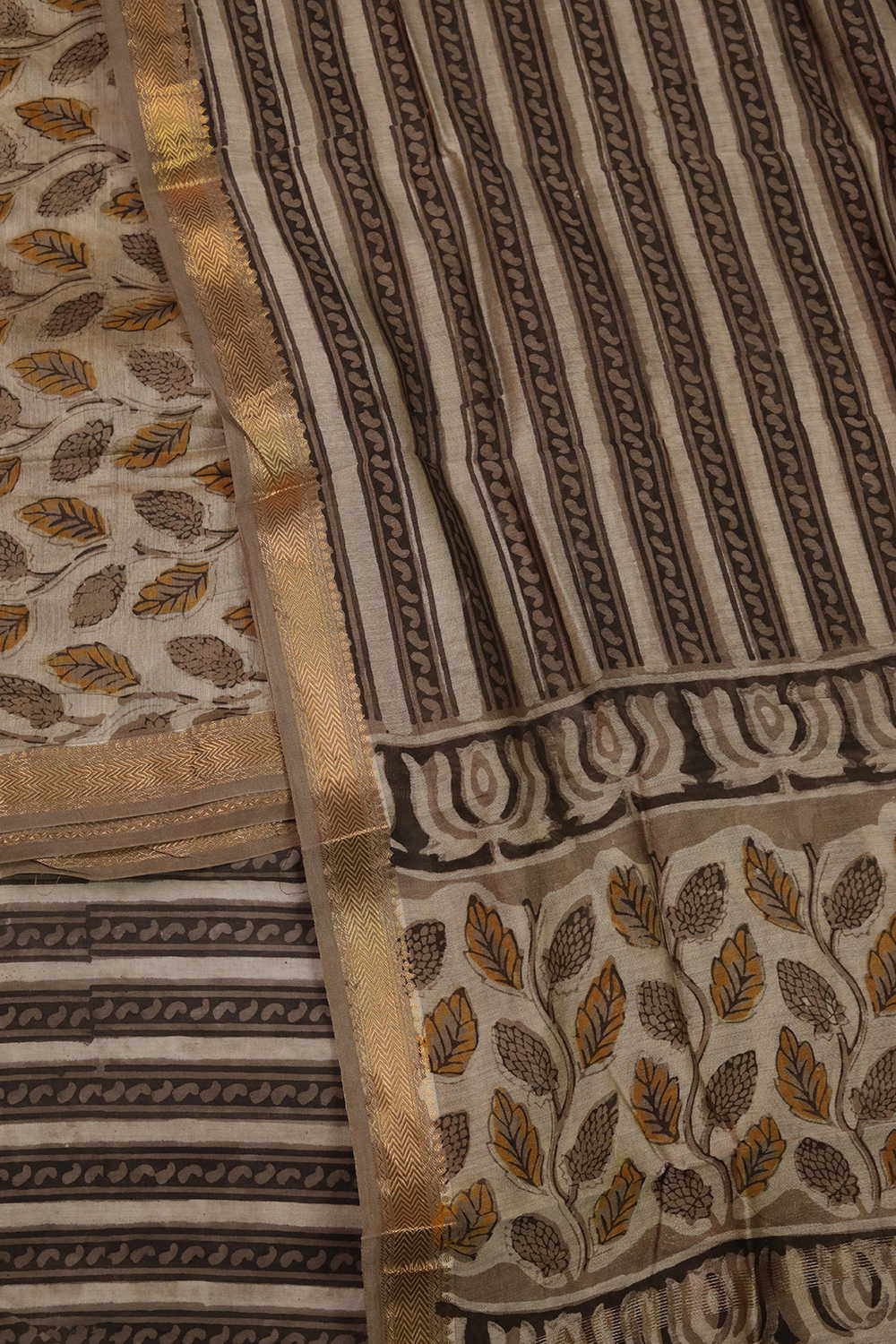 Leafy patterns Maheshwari Silk Cotton Suit - Image 3