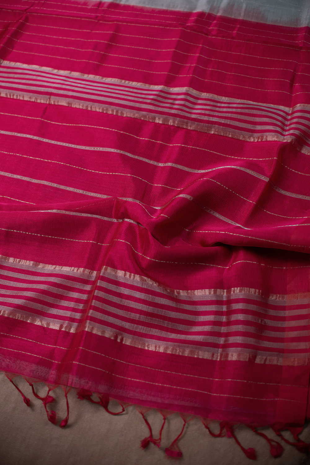 Glittery Grey Mangalagiri Silk Cotton saree - Image 3