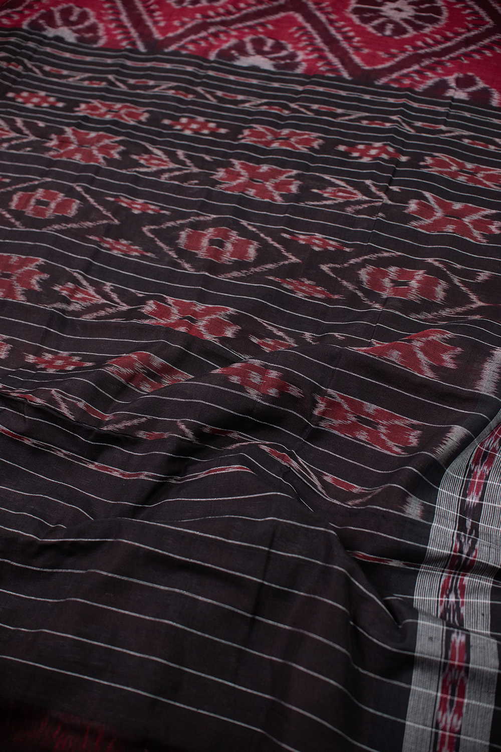 Maroon Patterned Orissa Ikat Cotton saree - Image 3