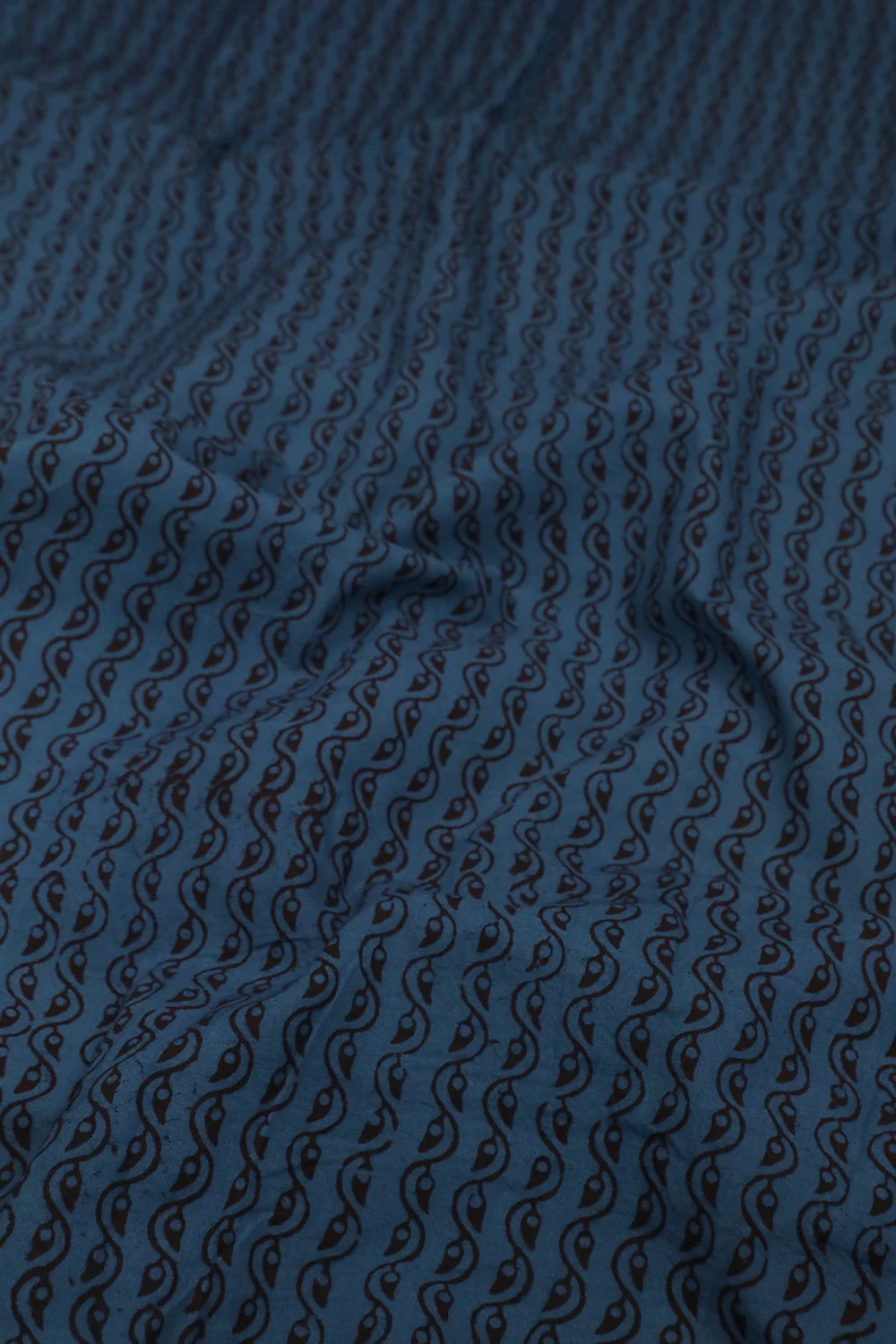 Waves Patterns on Blue Bagh Print Cotton Fabric - 1m - Image 3