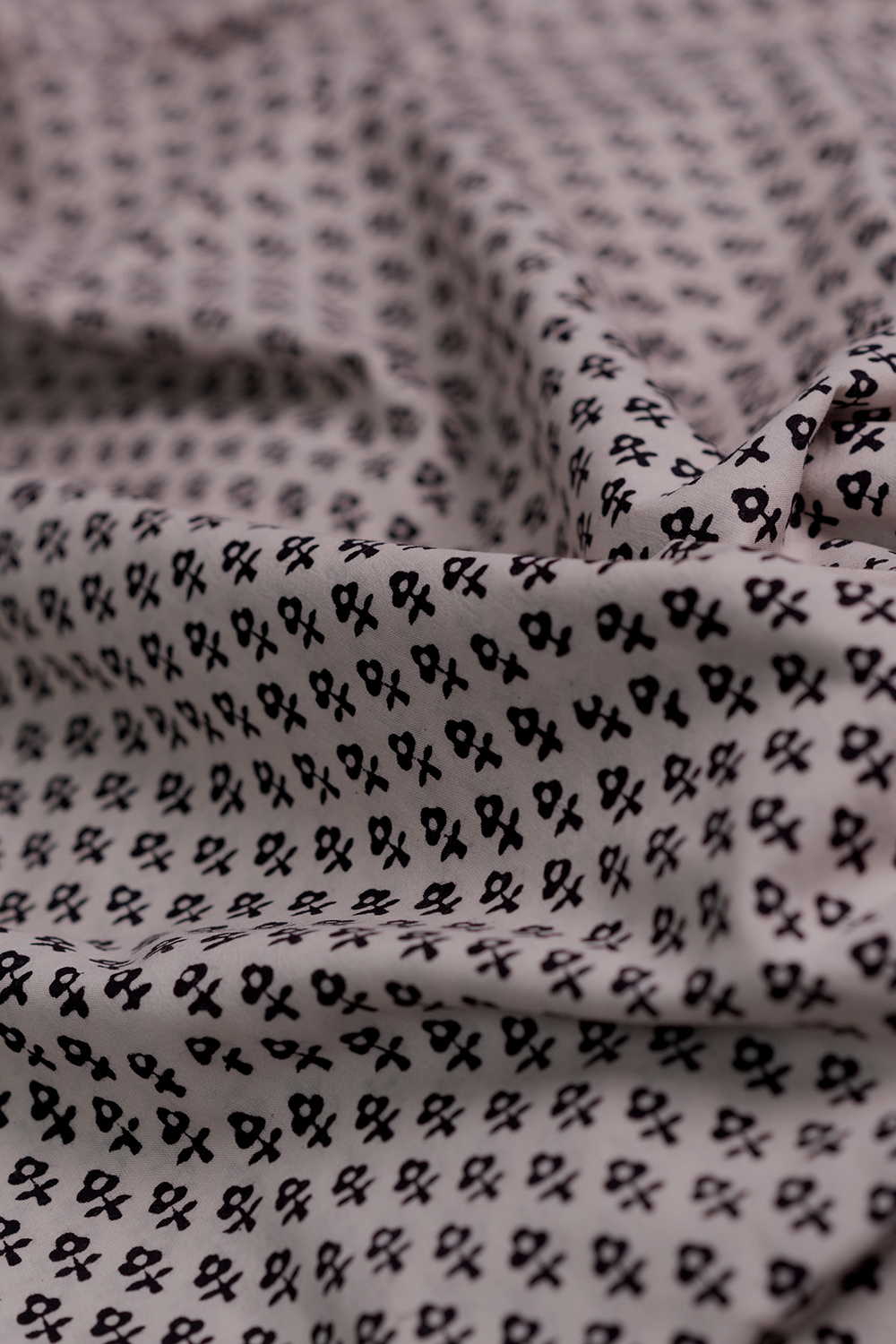 Cream With Tiny Motif Bagh Cotton Fabric - 1.5m - Image 3