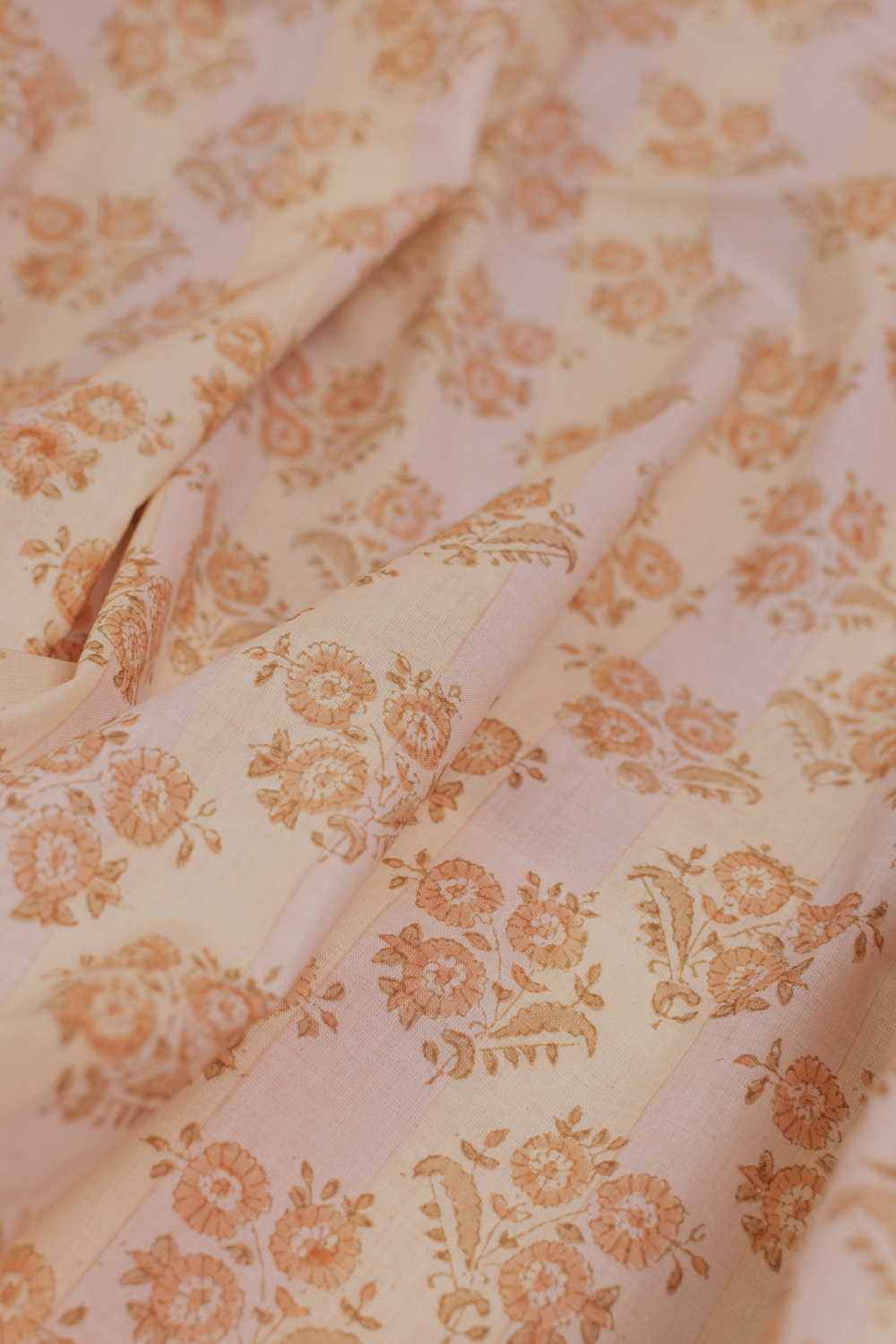 Florets Sanganeri Cotton Fabric - 1.6m - Image 2
