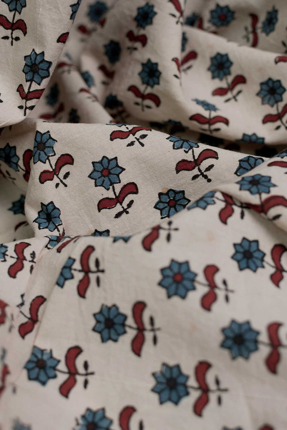 Indigo Florets - Cream Ajrak Cotton Fabric - 1.6m - Image 3