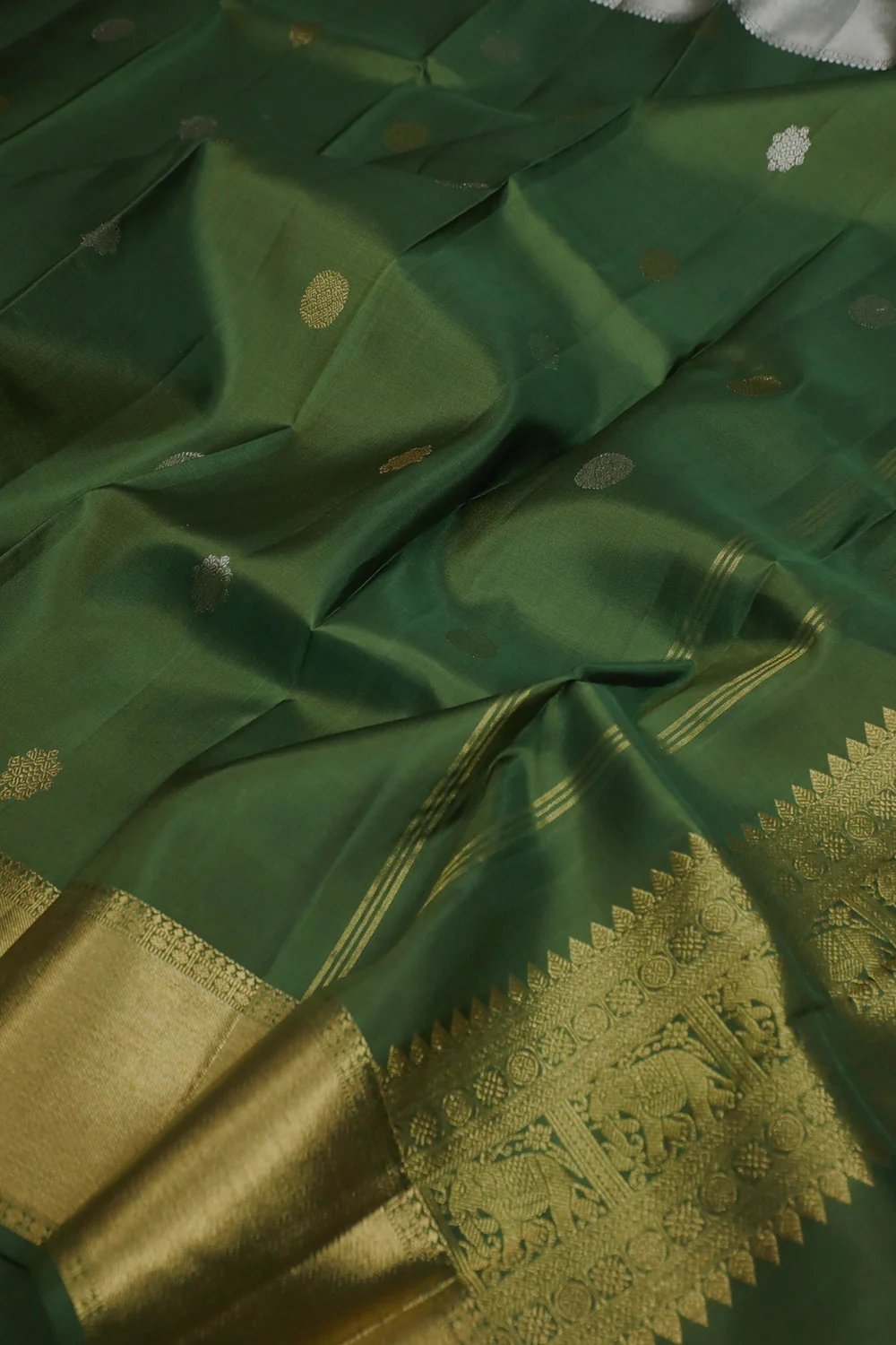 Butta on Green Handwoven Kanchi Silk Dupatta - Image 3